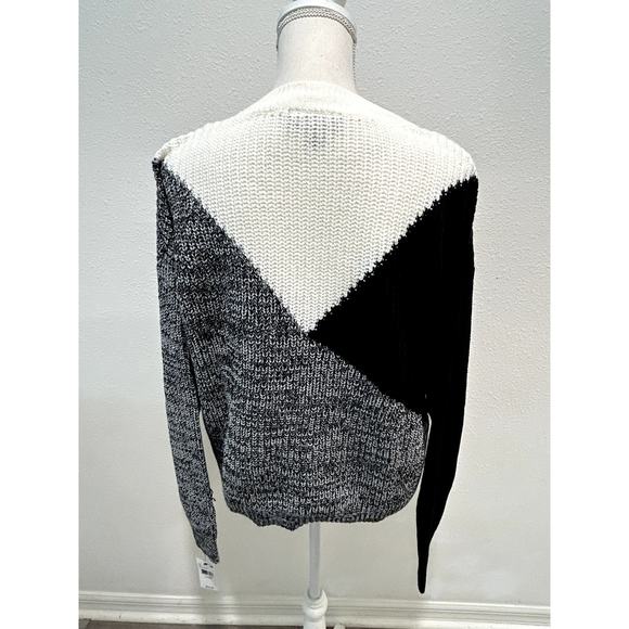 BCX Juniors Black Colorblocked Crewneck Sweater Size L | Trendy Women's Top B21 - Picture 3 of 8